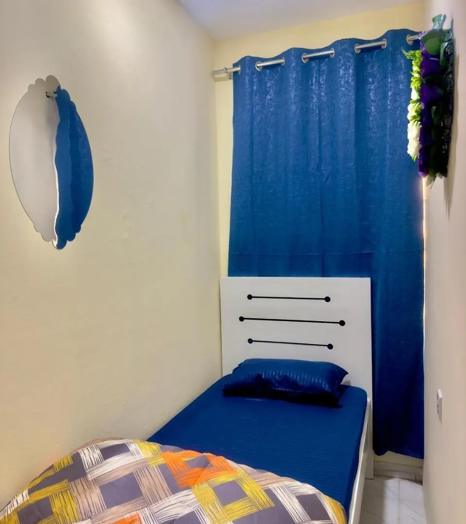 Classic Stay Near Sharaf Dg & Burjuman Metro دبي 0*,